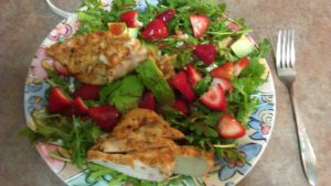 salad with chicken and berries